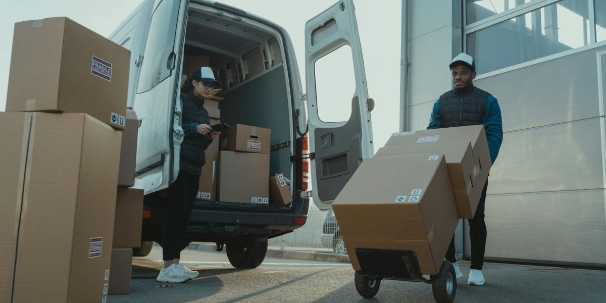 Safe, Secure & On-Time – Miami’s Courier You Can Trust