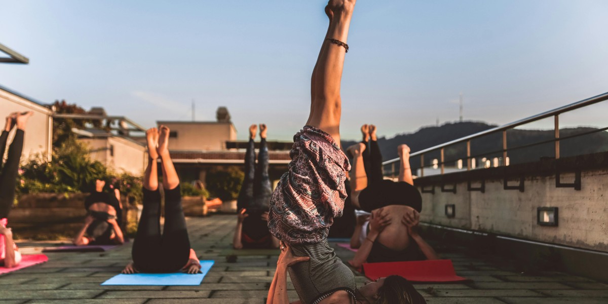 Choosing the Right Yoga Teacher Training in India: 100, 200, or 300 Hour Programs