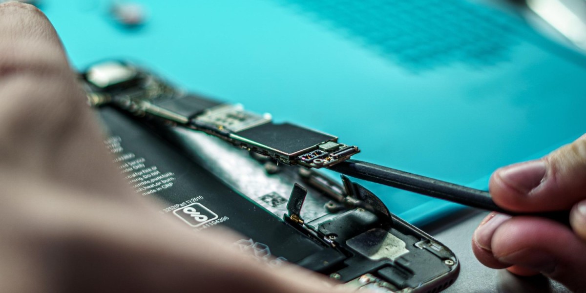 Cell Phone Repair and Smart Watch Repairs: Keeping Your Devices Functional and Efficient