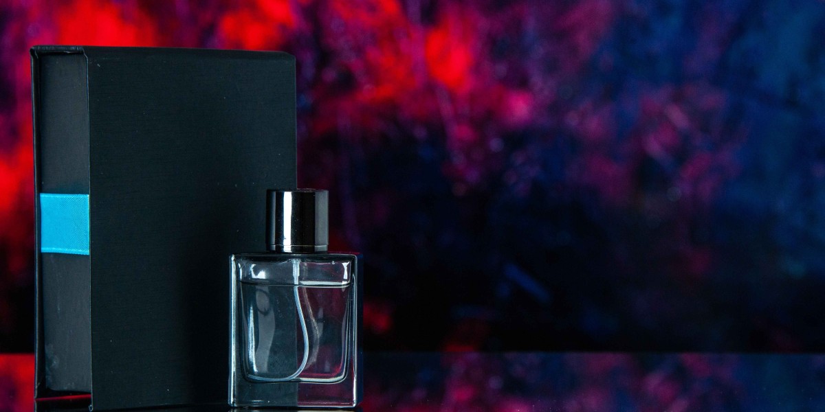 Love Perfume in Dubai: The Perfect Scent for Romance and Elegance