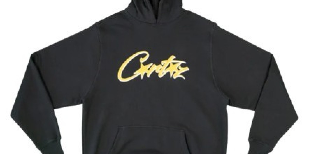 Ensemble Corteiz takes center stage in urban fashion trends