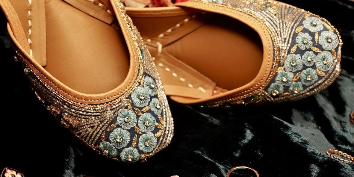 Bridal juttis are a perfect blend of tradition and comfort