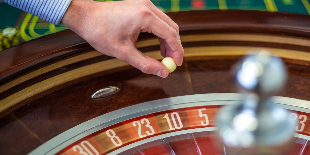 Roulette Play Online: A Beginner’s Guide to Rules, Formats, and Strategy