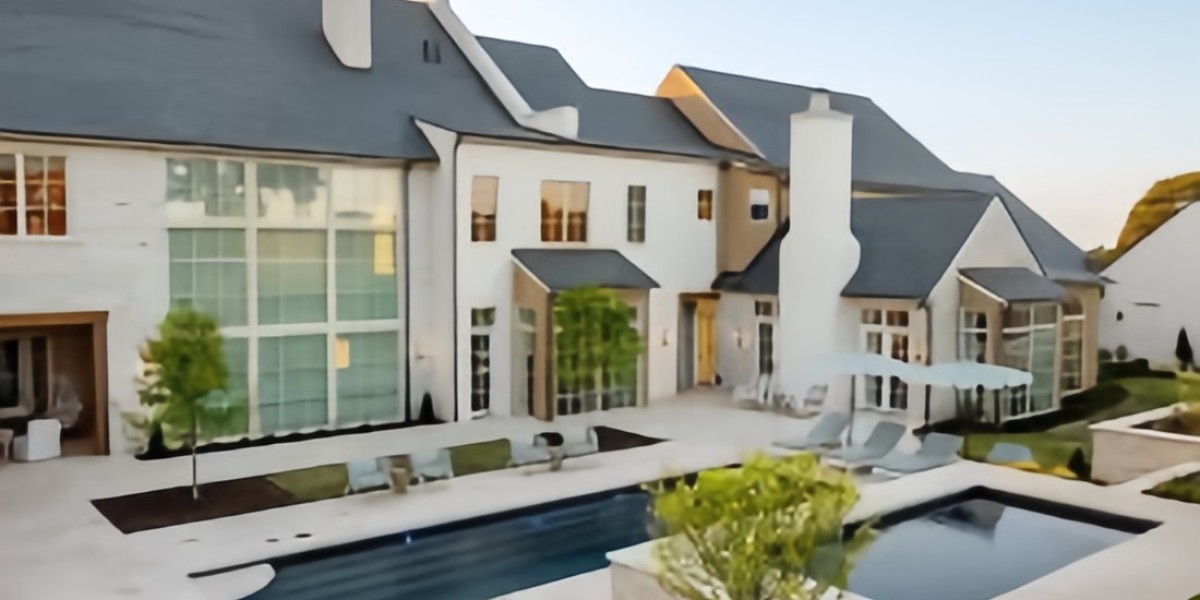 Landscape Hardscape Contractors Near Me vs. Residential Landscape Architecture: Choosing the Right Expertise for Your Ou