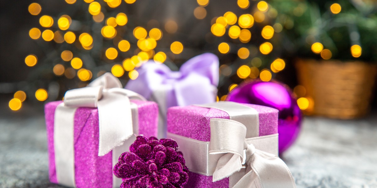 Smart and Festive New Year Gift Ideas for Office and Workplace