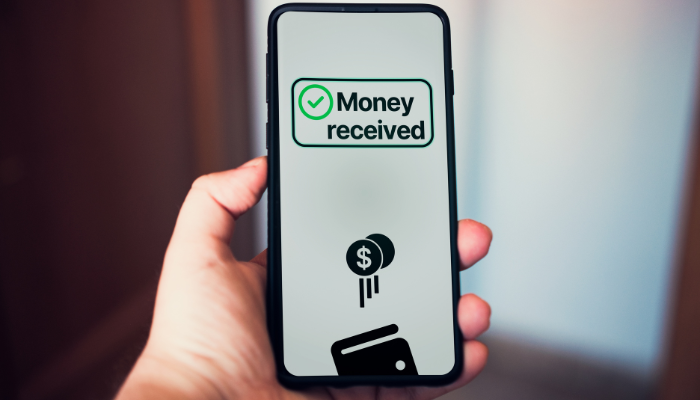 7 Reasons to Use a Currency Specialist to Send Money Abroad