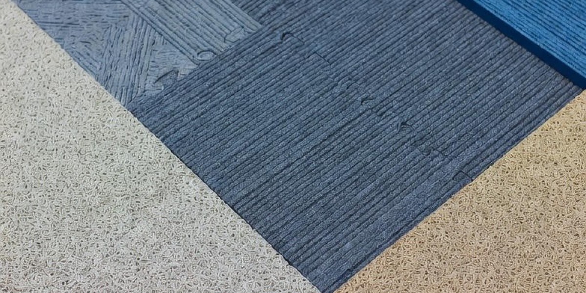 How Interlocking Floor Mats Improve Safety and Comfort in Workspaces