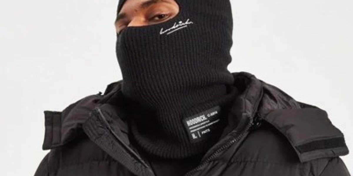 Hoodrich Bold Graphic Hoodie: Streetwear That Speaks Loudly