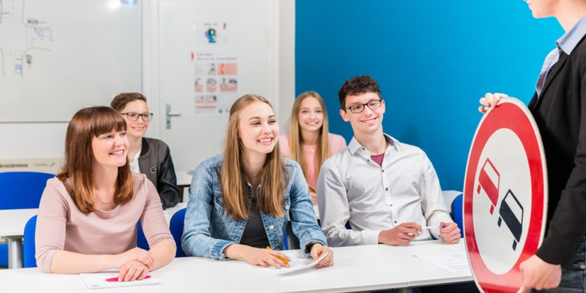 Why Driving School London ON Is Ideal for New and Young Drivers?