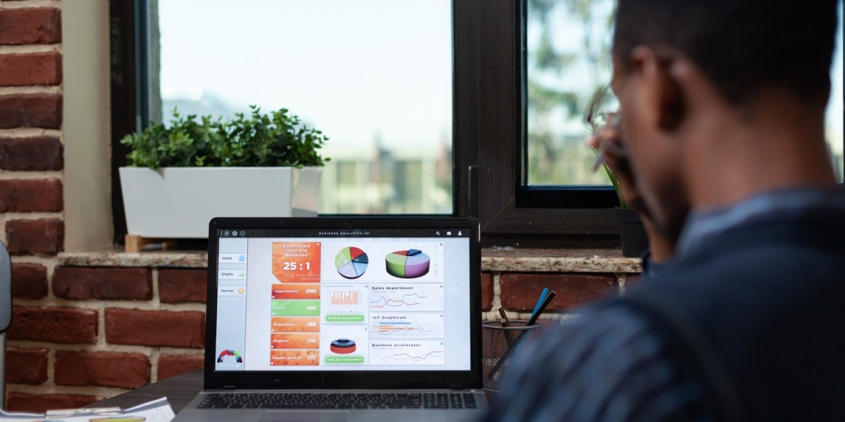 Top Benefits of Working With an Experienced AdWords Consultant