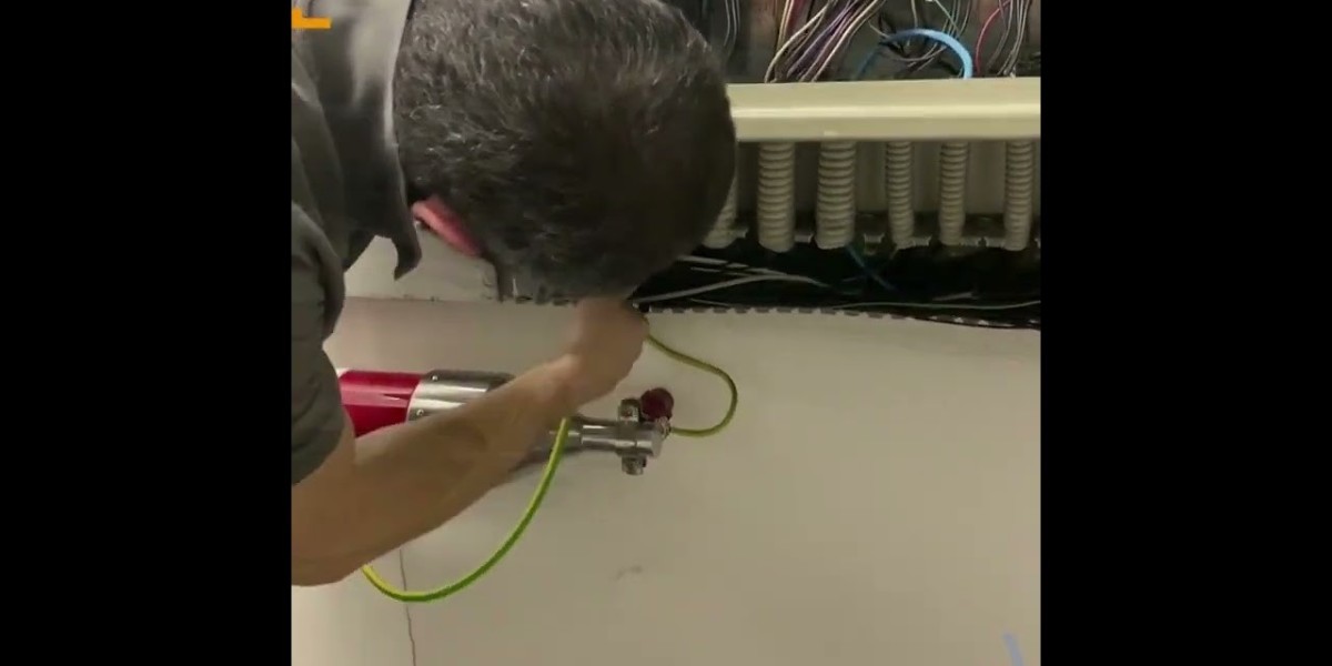 9 Segnali che il Tuo Ascensore Ha Bisogno di Protezione dai Fulmini