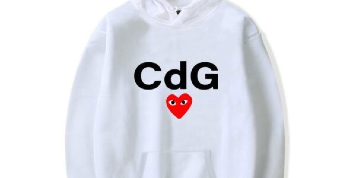 Why Is Comme des Garçons So Popular? The Secrets Behind Its Global Influence