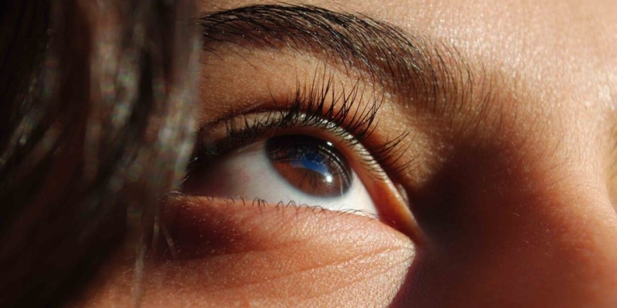 Eyebrow Hair Transplant in Dubai for Scar Coverage