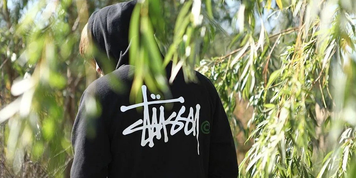 Stussy Hoodie: The Enduring Influence of Stussy in Modern Streetwear