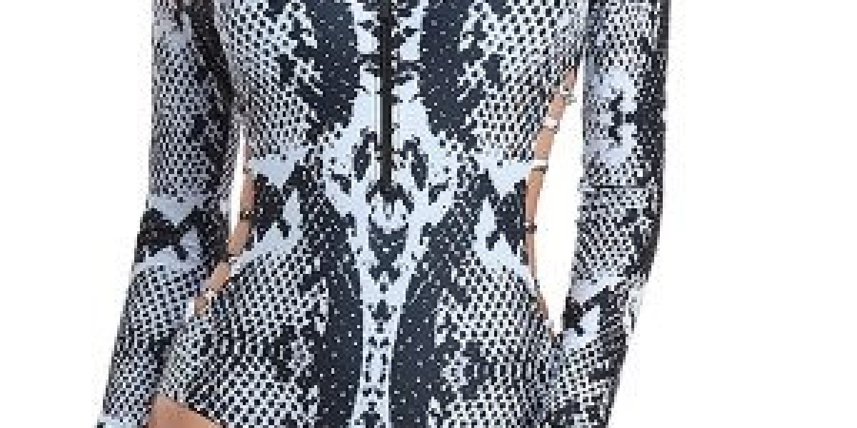 Ride Every Wave with Confidence: Why a Rashguard Is Essential for Modern Swimmers