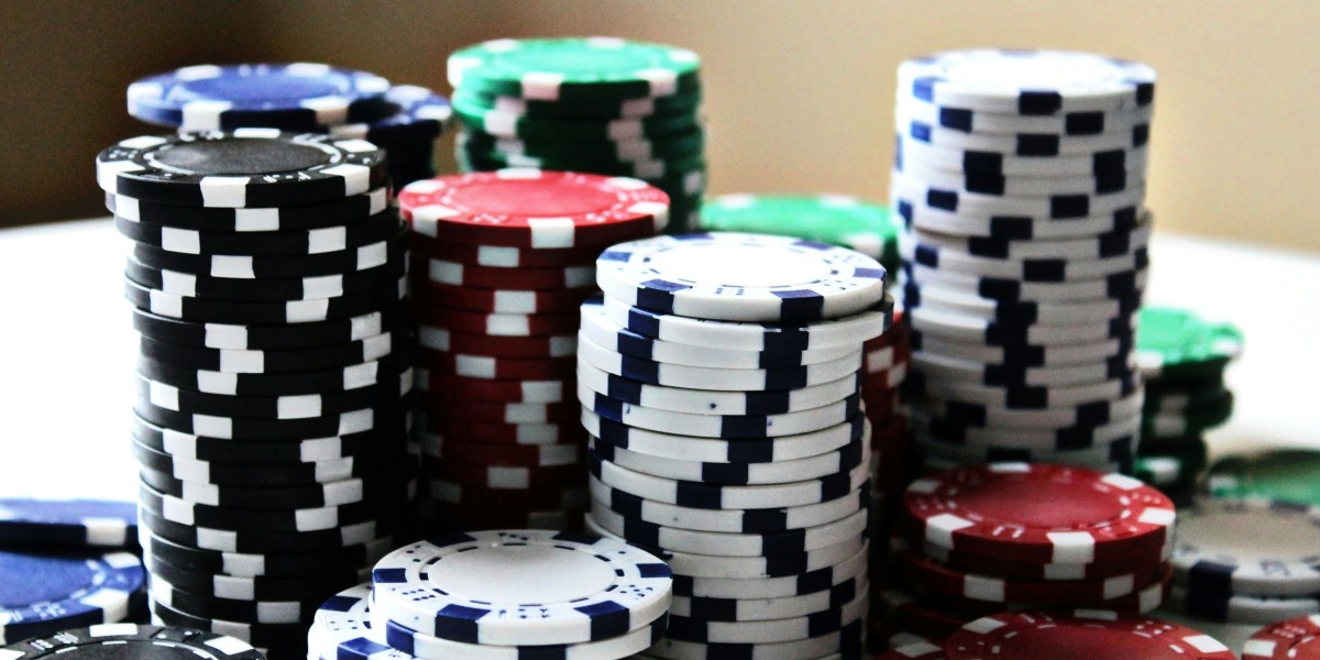 I vantaggi e le insidie dei bonus di benvenuto negli online casino: come scegliere l’offerta migliore nel 2025