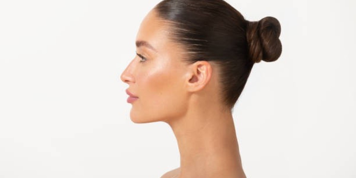 مقارنة بين عمليات تجميل الأنف التقليدية والروبوتية