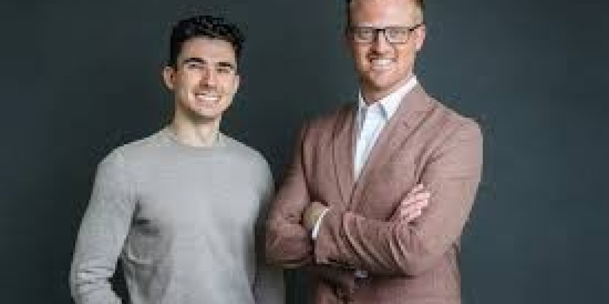 Clear Aligners vs Mail-Order Aligners: Why Professional Invisalign Matters