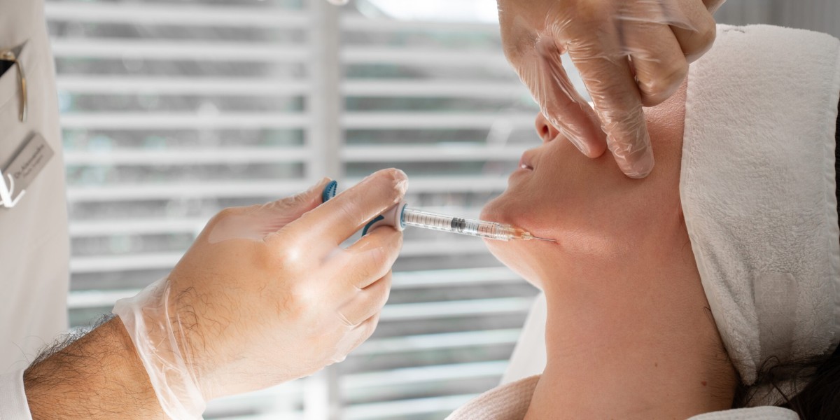 The Non-Surgical Brow Lift: Enhancing Your Gaze with Botox in Riyadh