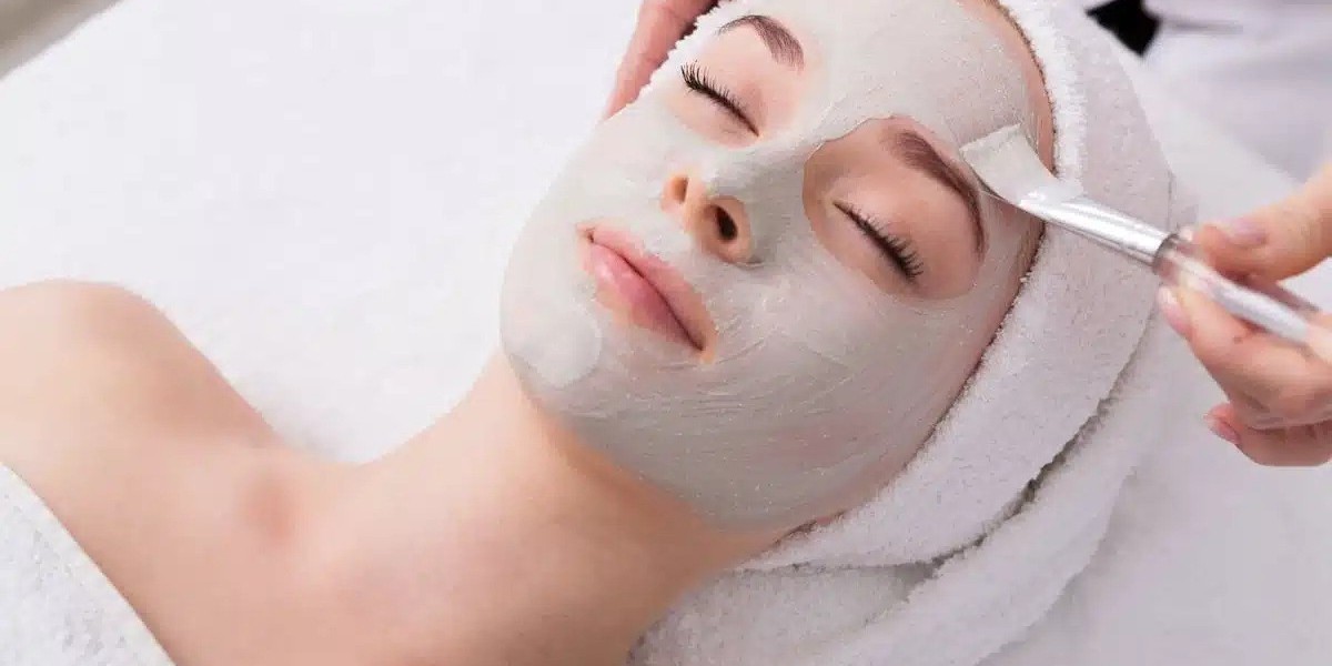 Professional Chemical Peel vs DIY: Big Differences