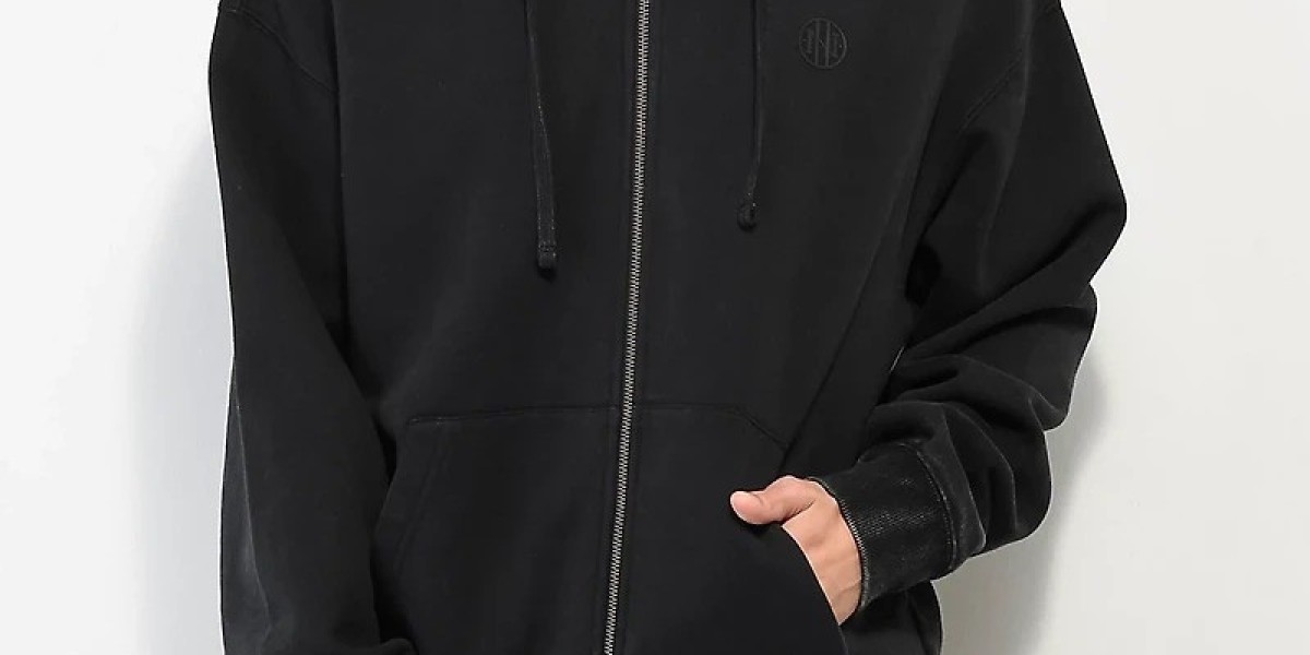 Ninth Hall Hoodie – Style, Comfort, and Streetwear Culture