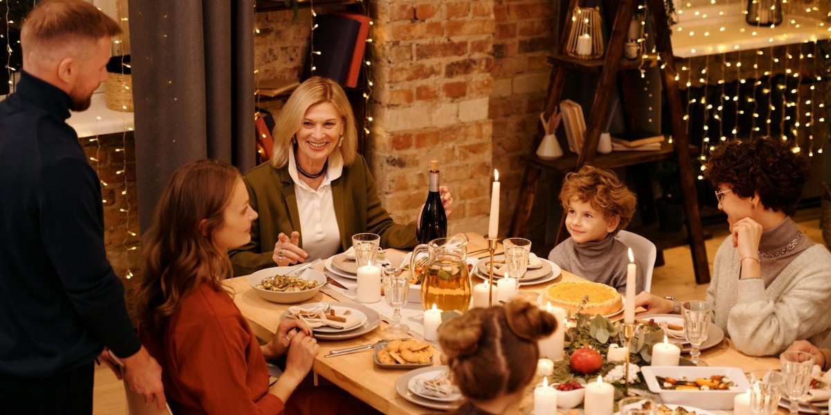 Valentine’s Day 2026 and Places to Eat Open for a Romantic Celebration