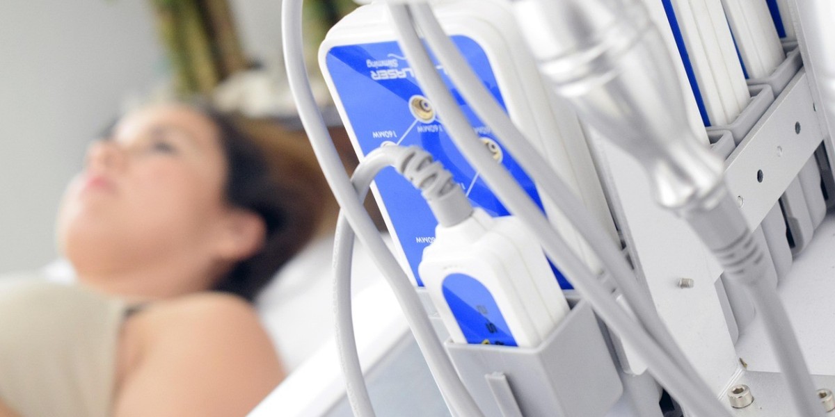 Best Oncologist in Abu Dhabi – Trusted Cancer Care with Dr. Haytham El Salhat