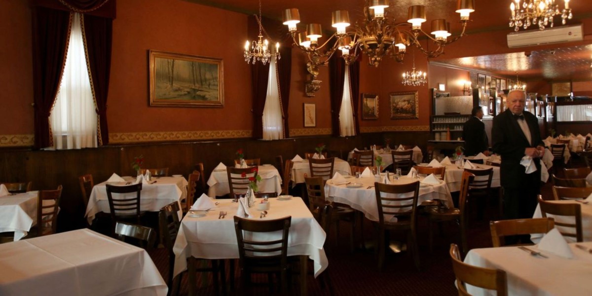 Unforgettable Moments with Valentine’s Day and Old Style Italian Restaurants
